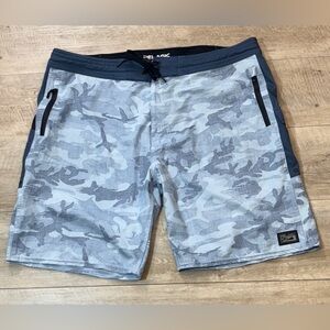 Pelagic Men's Fish Camo Ocean Master Performance Board Shorts Size 40